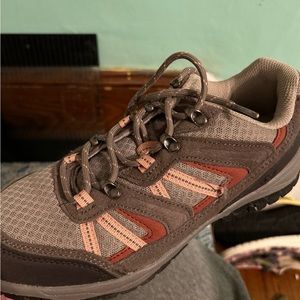 Northside hiking shoes size 9